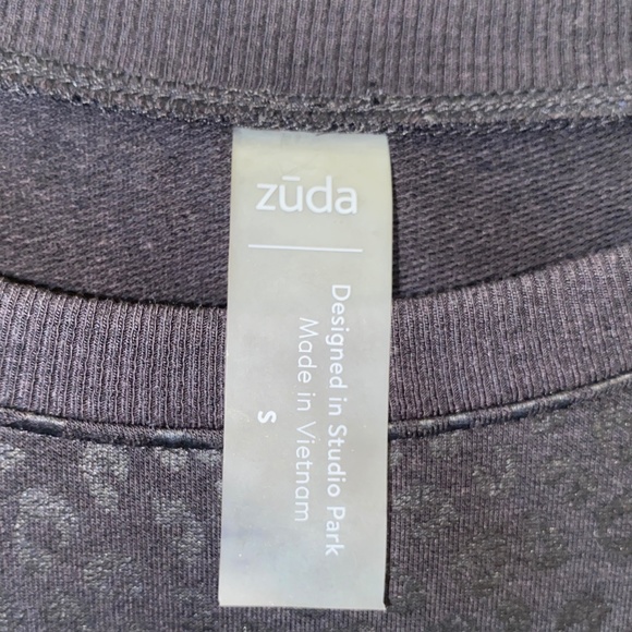 Zuda black animal print top - Picture 3 of 4